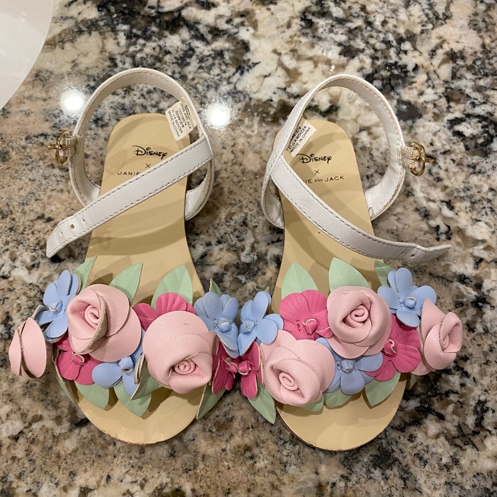 Disney x Janie and jack Alice in wonderland Sandals size 9 (sold out in stores)